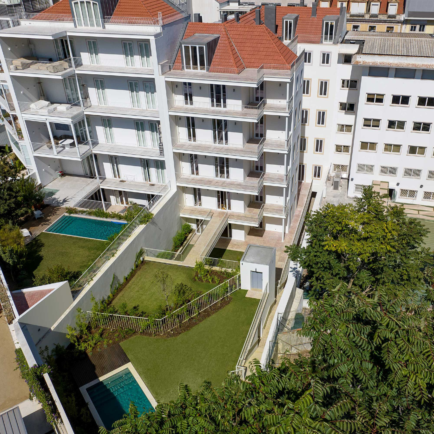 fachada tardoz e jardim fachada tardoz e jardim